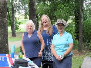 lh golf4 gathering at theth hole